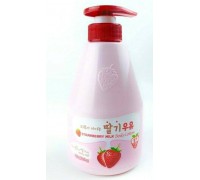 Гель для тела клубничный WELCOS Kwailnara Strawberry Milk Body Cleanser 560гр 8803348034650